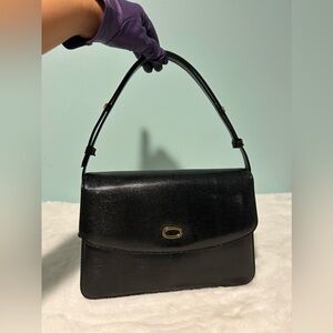 Towanny Black Shoulder Bag in Excellent Condition. Authentic and pre-owned.